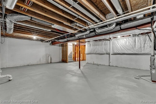 Building Photo - 41590 Mitchell Rd