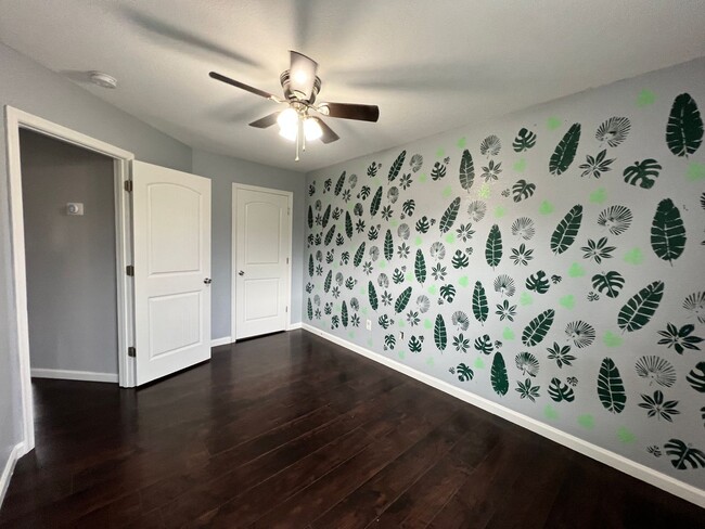 Building Photo - 3 bedroom home in Portmsouth