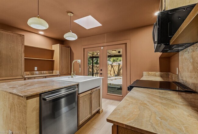 Building Photo - 1351 Dell Oak Dr