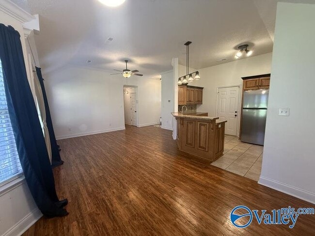 Building Photo - 104 Cypress Creek Dr