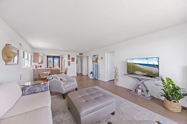 Building Photo - 2101 S Atlantic Ave