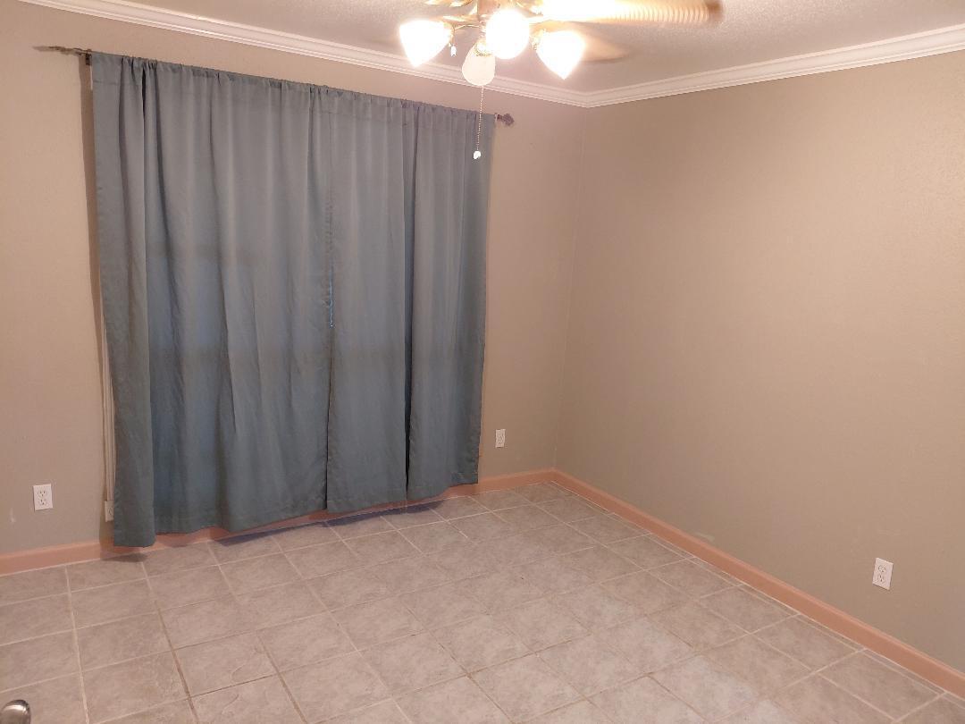 Building Photo - 3900 Woodchase Dr