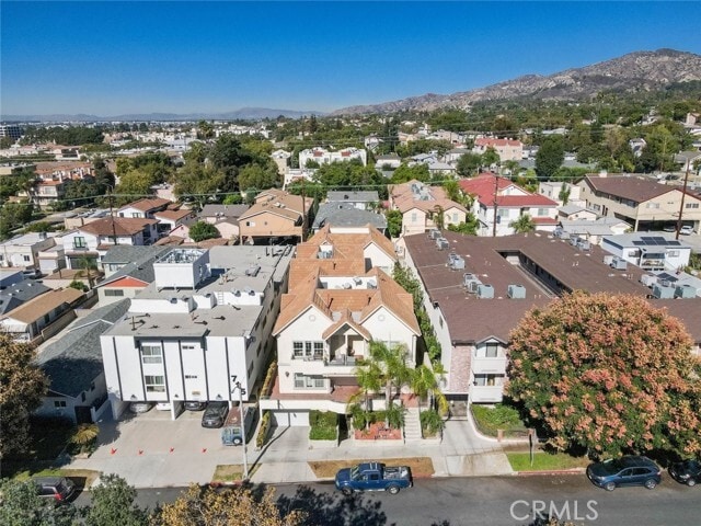 Building Photo - 719 E Providencia Ave