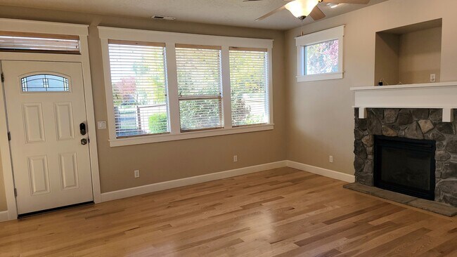 Building Photo - 3993 N Heritage View Ave