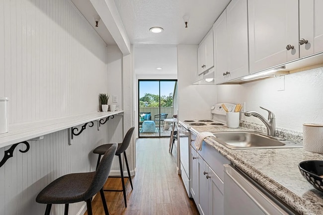 Building Photo - Unit 17