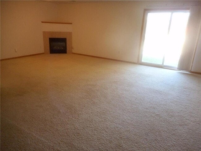 Building Photo - 4915 Olive Ln N
