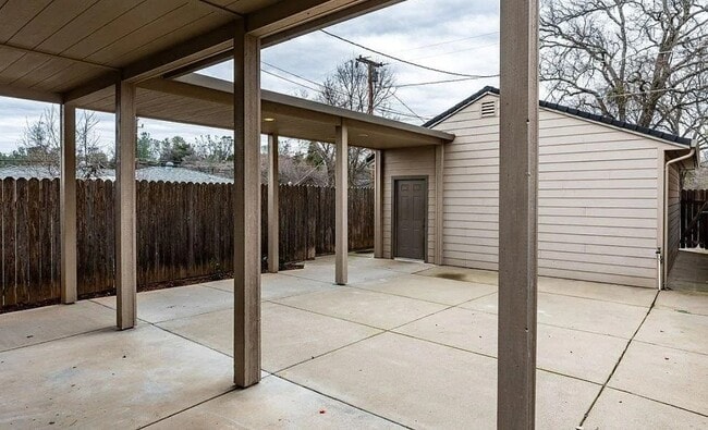 Building Photo - 4790 Fall St