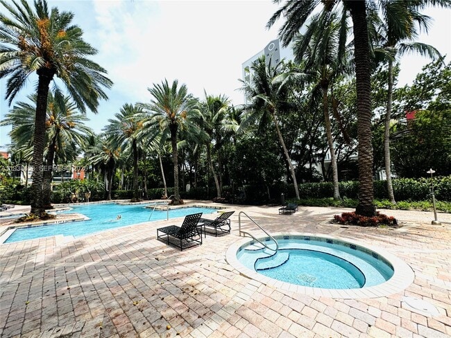 Building Photo - 17150 N Bay Rd