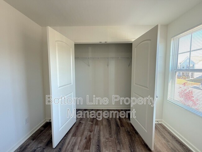 Building Photo - 523 Contentment Dr