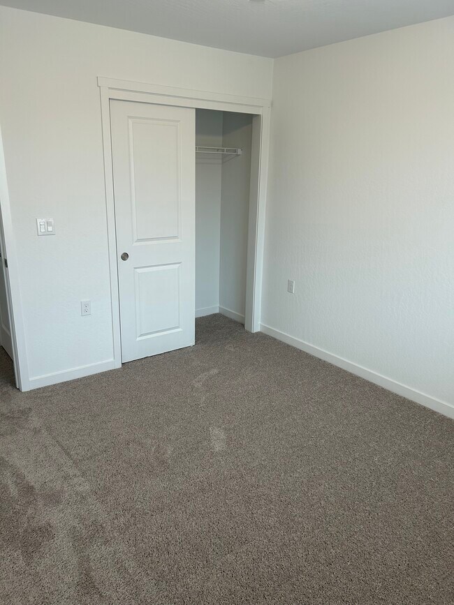 Building Photo - 11184 N La Brisa Dr