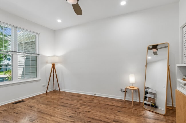 Building Photo - 1329 Amaranth Dr