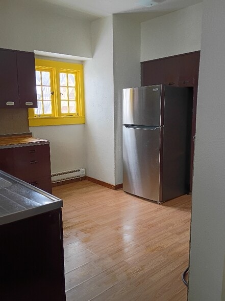 Building Photo - 613 S Ankeny Ave