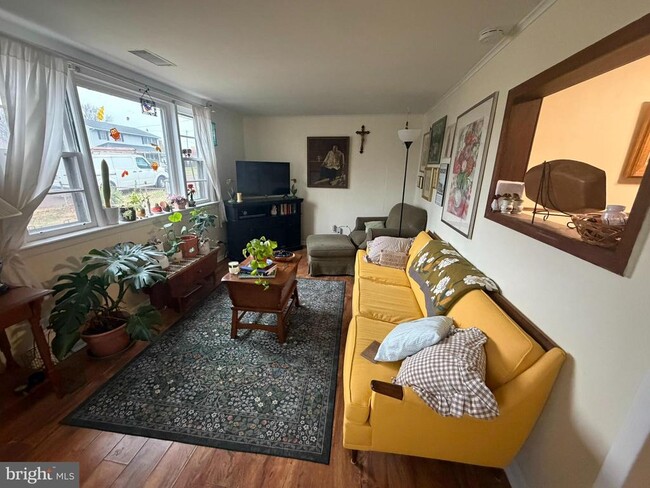 Building Photo - 2814 3rd St