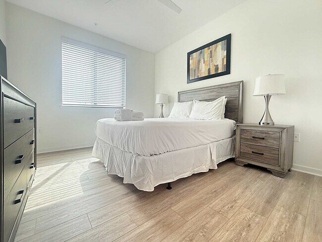 Building Photo - 5460 122nd Cir E