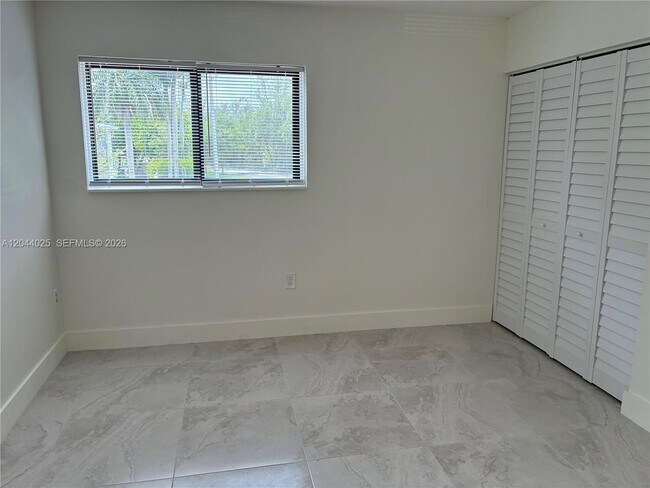 Building Photo - 153 NE 141st St