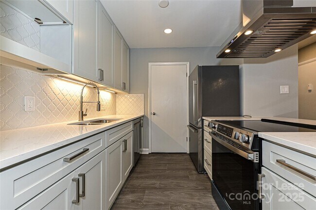 Building Photo - 5020 Sardis Rd