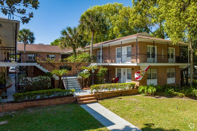 Building Photo - Fort King Manor - Unbeatable Location