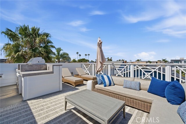 Building Photo - 305 Montero Ave