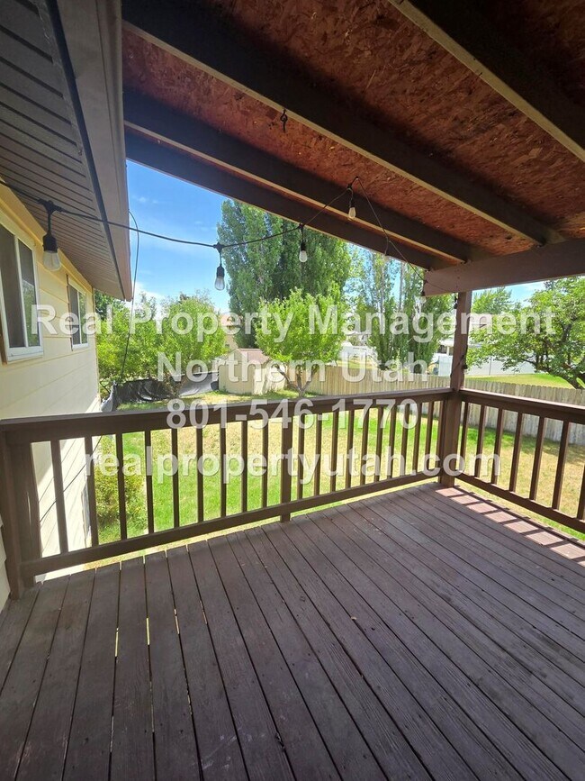 Building Photo - 651 W 1060 N