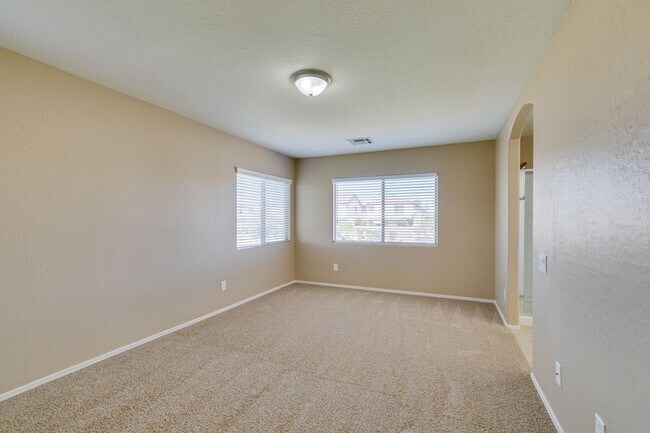Building Photo - GORGEOUS 2 STORY HOME*4 BEDROOMS*TONS OF UPGRADES*STAINLESS STEEL APPLIANCES*