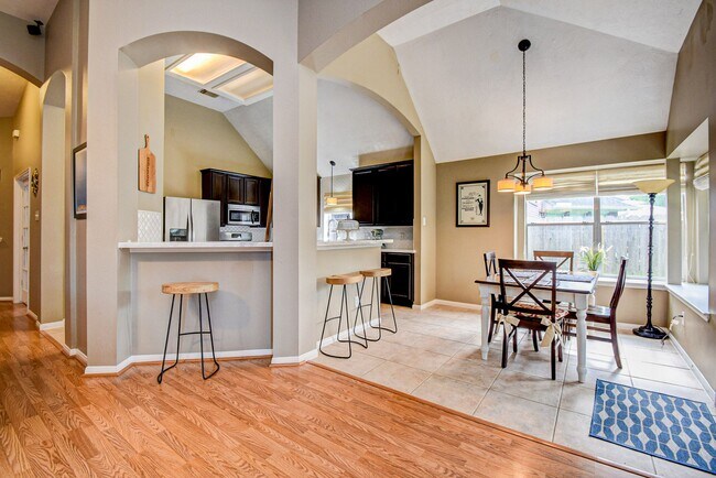 Building Photo - 3607 Glenhill Drive