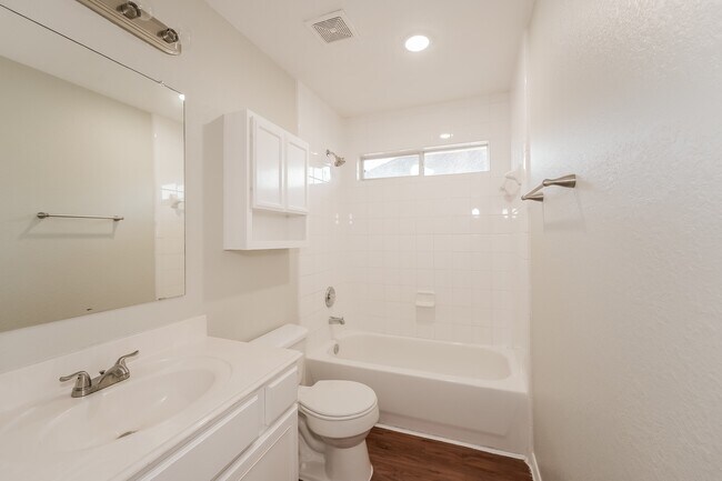Building Photo - 3806 Teal Maple Ct