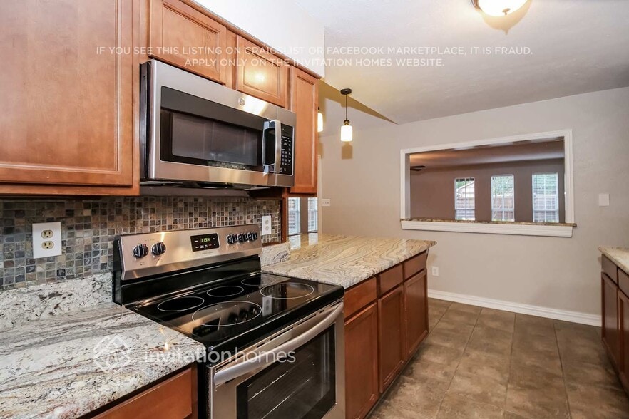 Building Photo - 1301 Clearview Dr