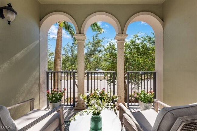 Building Photo - 8000 Via Sardinia St