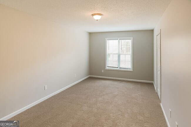Building Photo - 100 Creekside Cir