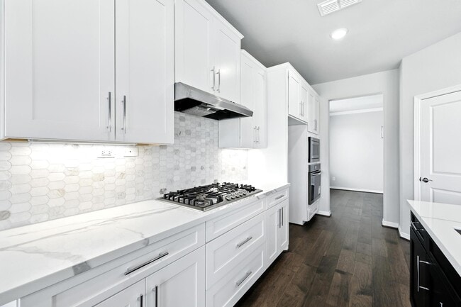 Building Photo - 1610 Rosedale Dr