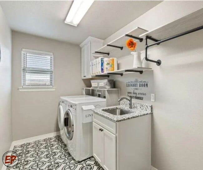 Building Photo - 222 Sand Flat Ln