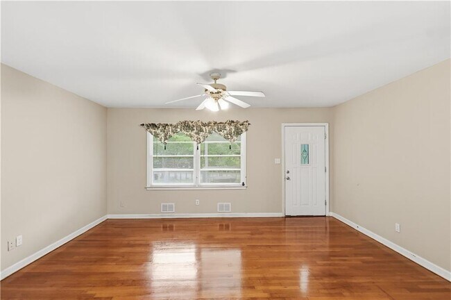 Building Photo - 1370 Blackwell Rd