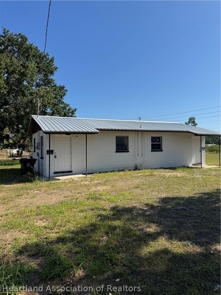 Building Photo - 315 Sangster St