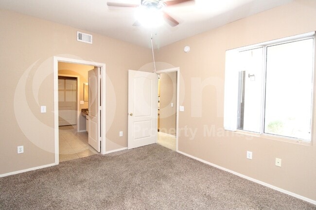 Building Photo - 2929 W Yorkshire Dr