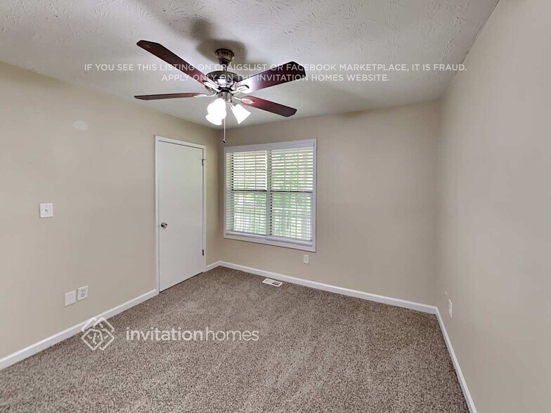 Building Photo - 264 Park Ave E