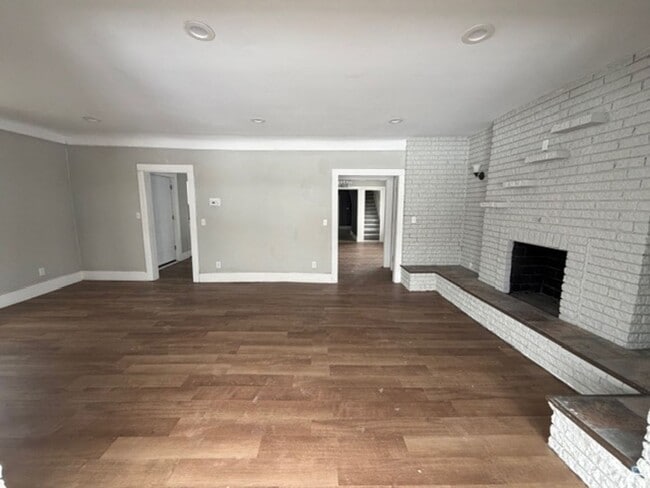 Building Photo - Charming 4-bed, 2-bath brick colonial home Contact KPM Detroit 313-429-3244