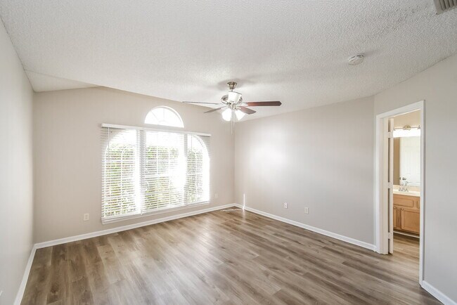 Building Photo - 12151 Silver Saddle Dr