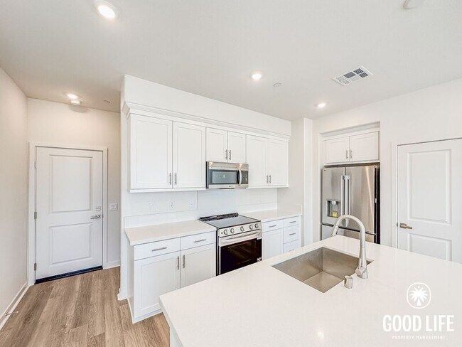 Building Photo - 6046 Angela Ct