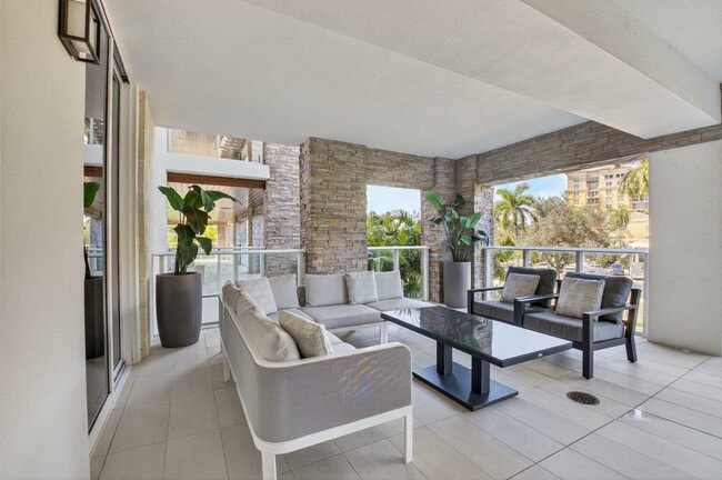 Building Photo - 200 SE Mizner Blvd