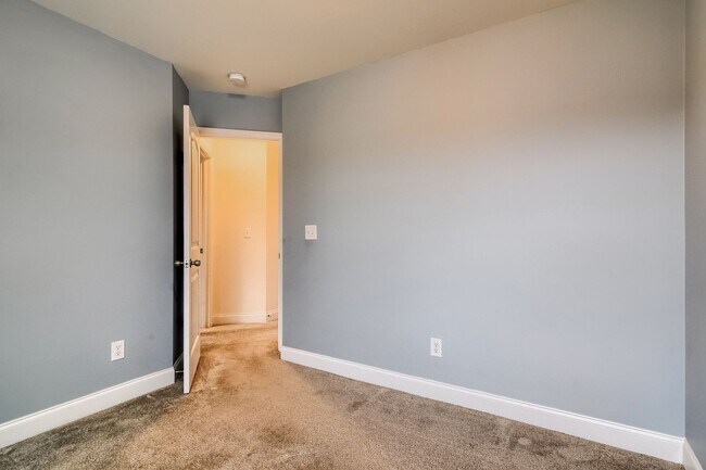 Building Photo - 4440 Lord Mario Ct