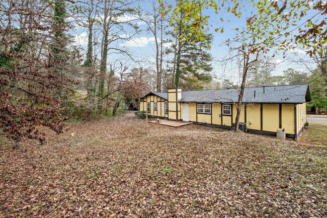 Building Photo - 4149 Oak Ferry Dr NE