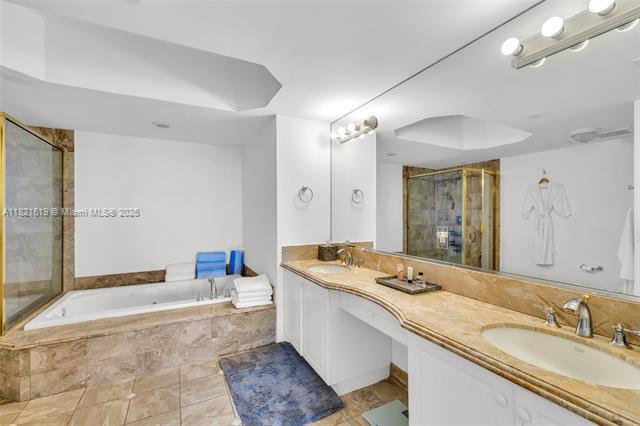 Building Photo - 9559 Collins Ave