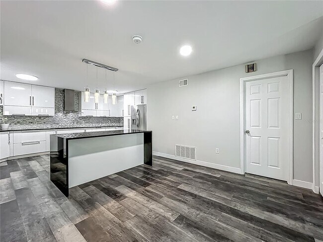 Building Photo - 120 Aldean Dr