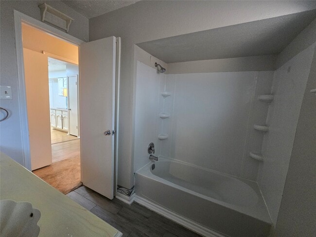 Building Photo - 25510 Thistlewaite Ln