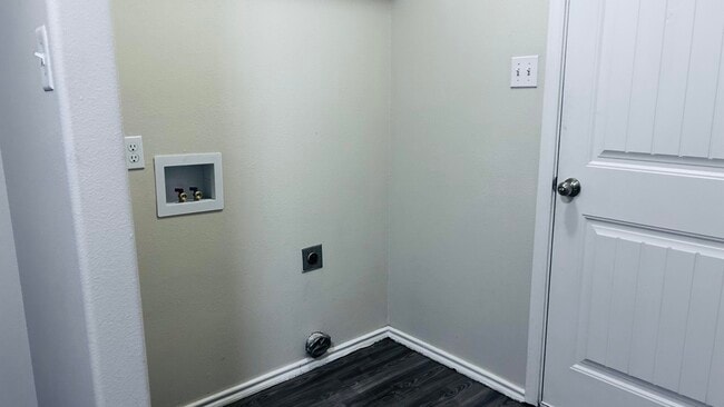 Building Photo - 8905 Terrell Ave