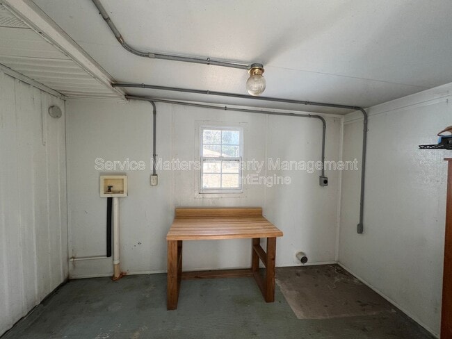 Building Photo - 4449 Thomastown Dr