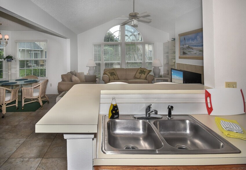 Building Photo - 884 Bay Breeze Wy