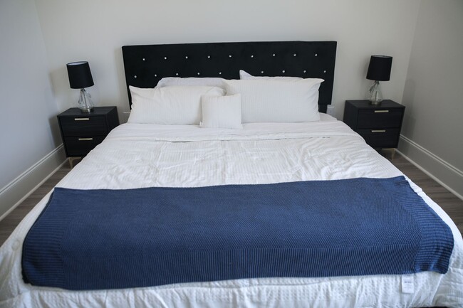 Building Photo - Brand New Single Story Furnished Townhome!