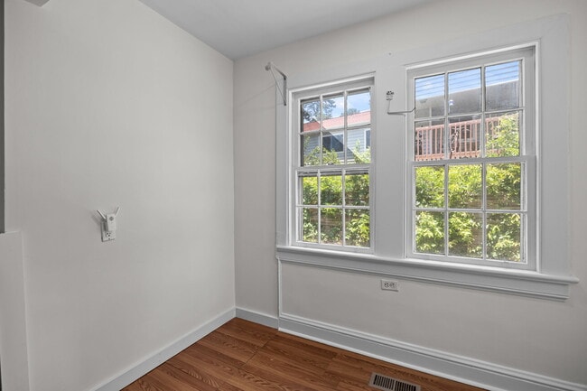 Building Photo - 806 Gorman St