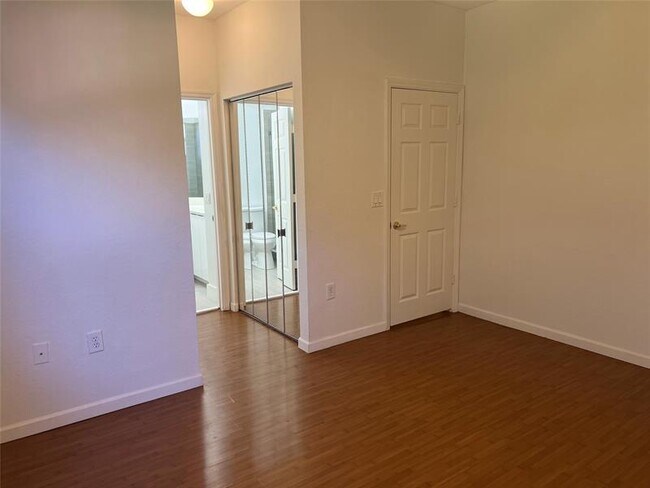 Building Photo - 614 NW 170th Terrace